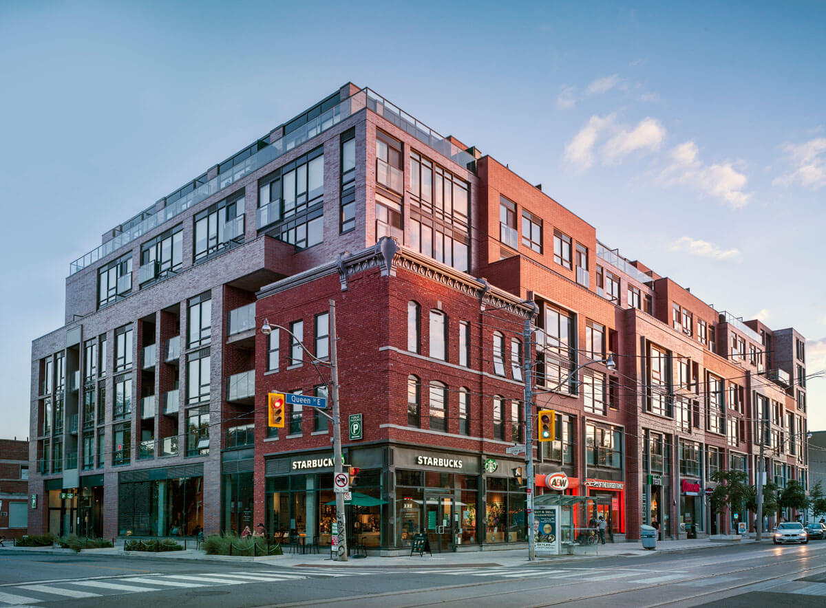 875 Queen East / 2019 — photo building