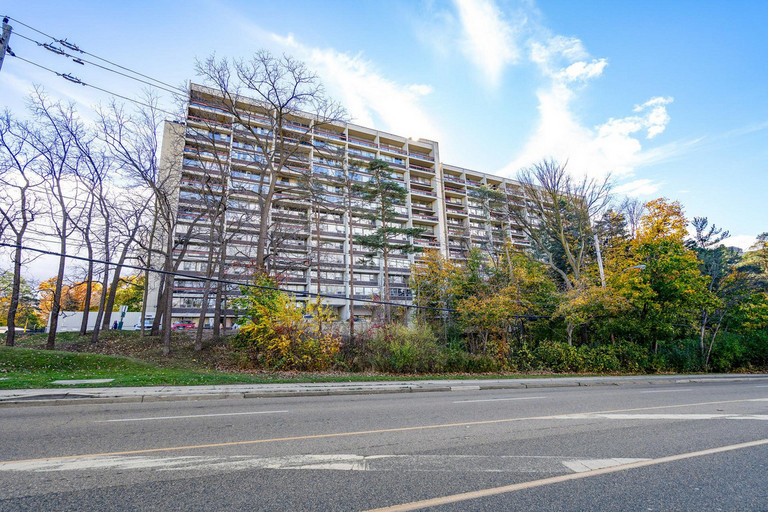 Somerset Apartments — photo building