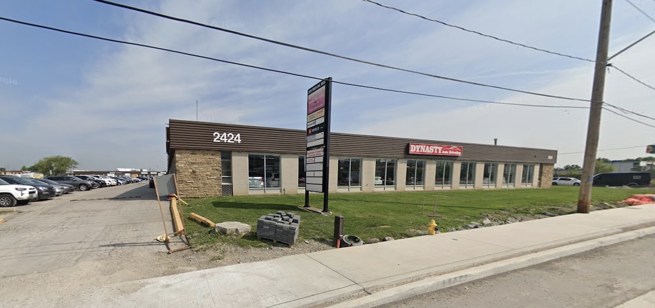 2424 Finch Avenue West — photo building