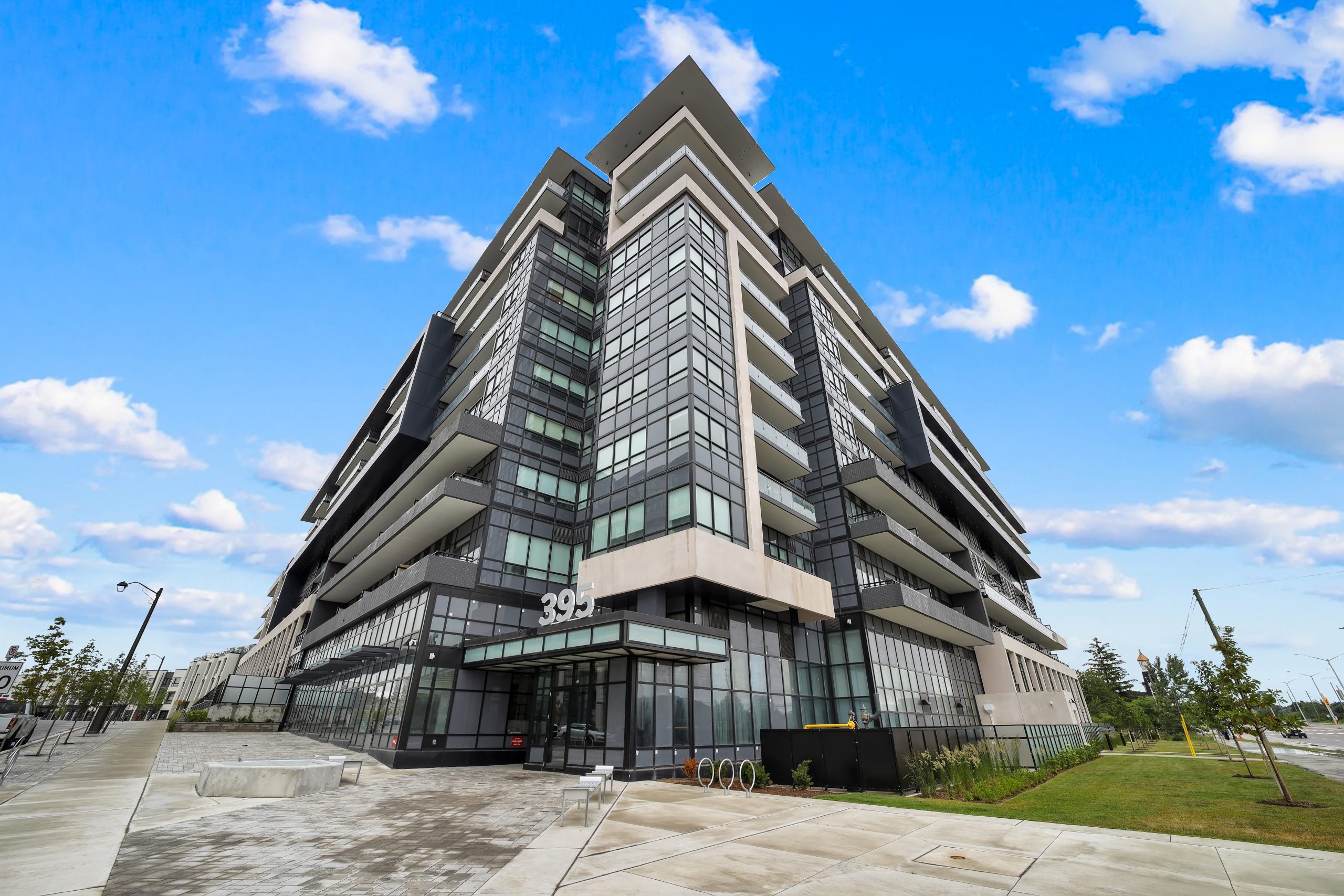 Distrikt Trailside (Apartment) — photo building