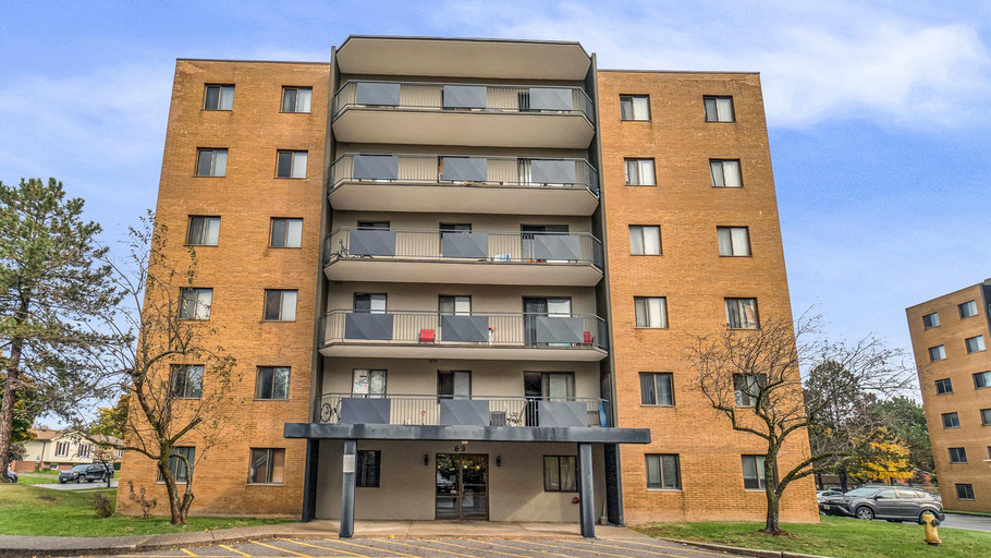 Lynden Park Towers — photo building