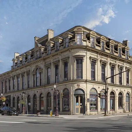 80 Bond — photo building