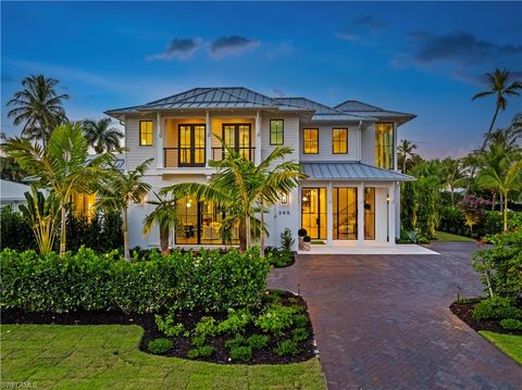 The Cayden Olde Naples — photo building