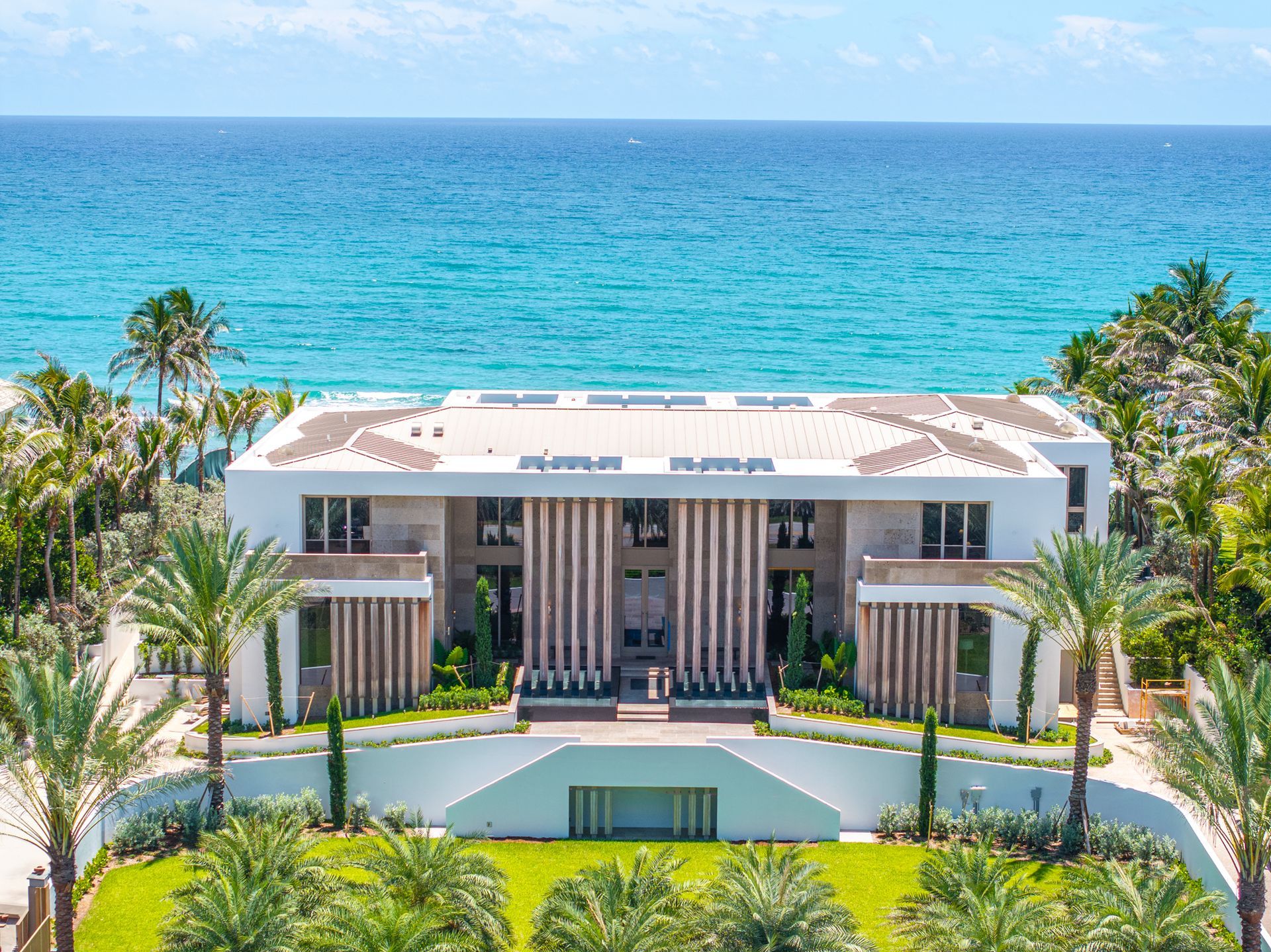 7918 West Drive — aerial rendering