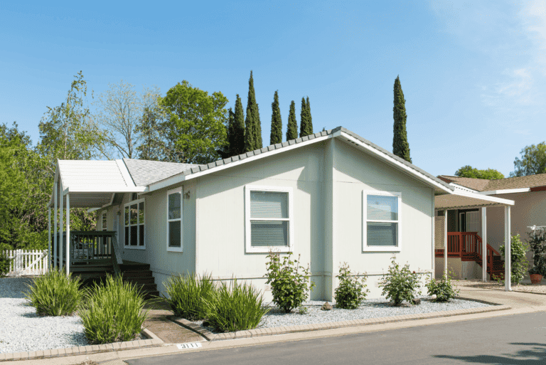 Colonial Estates — photo building