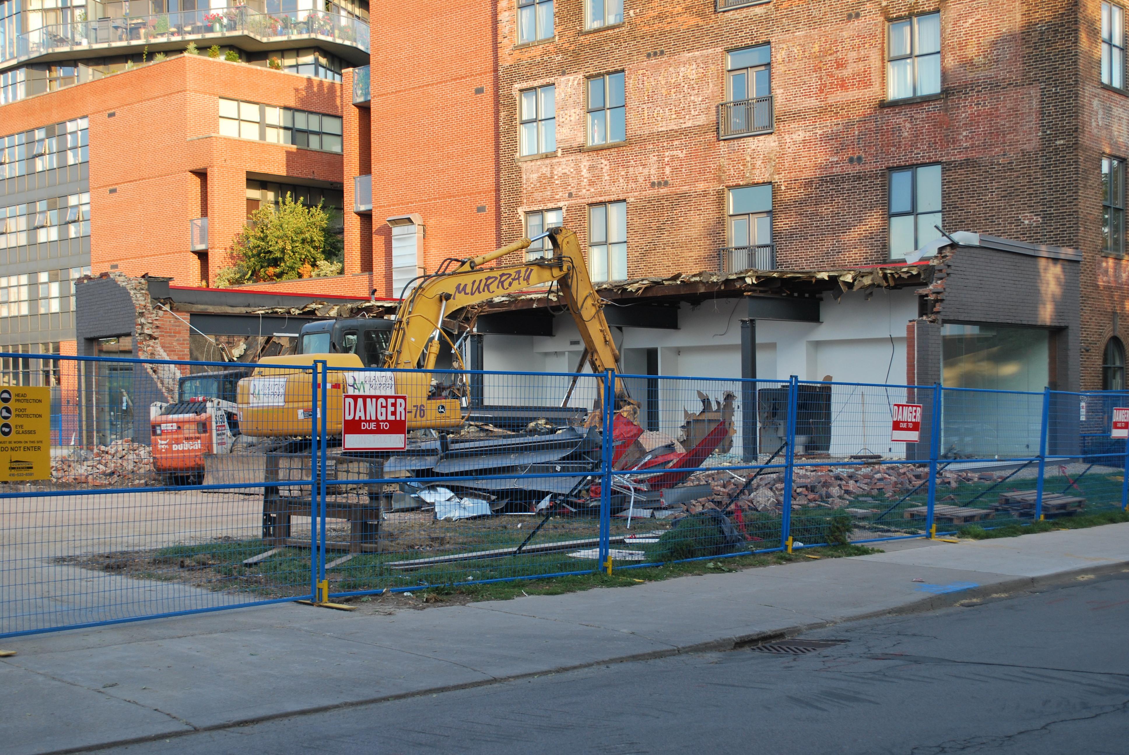 383 Sorauren — photo building