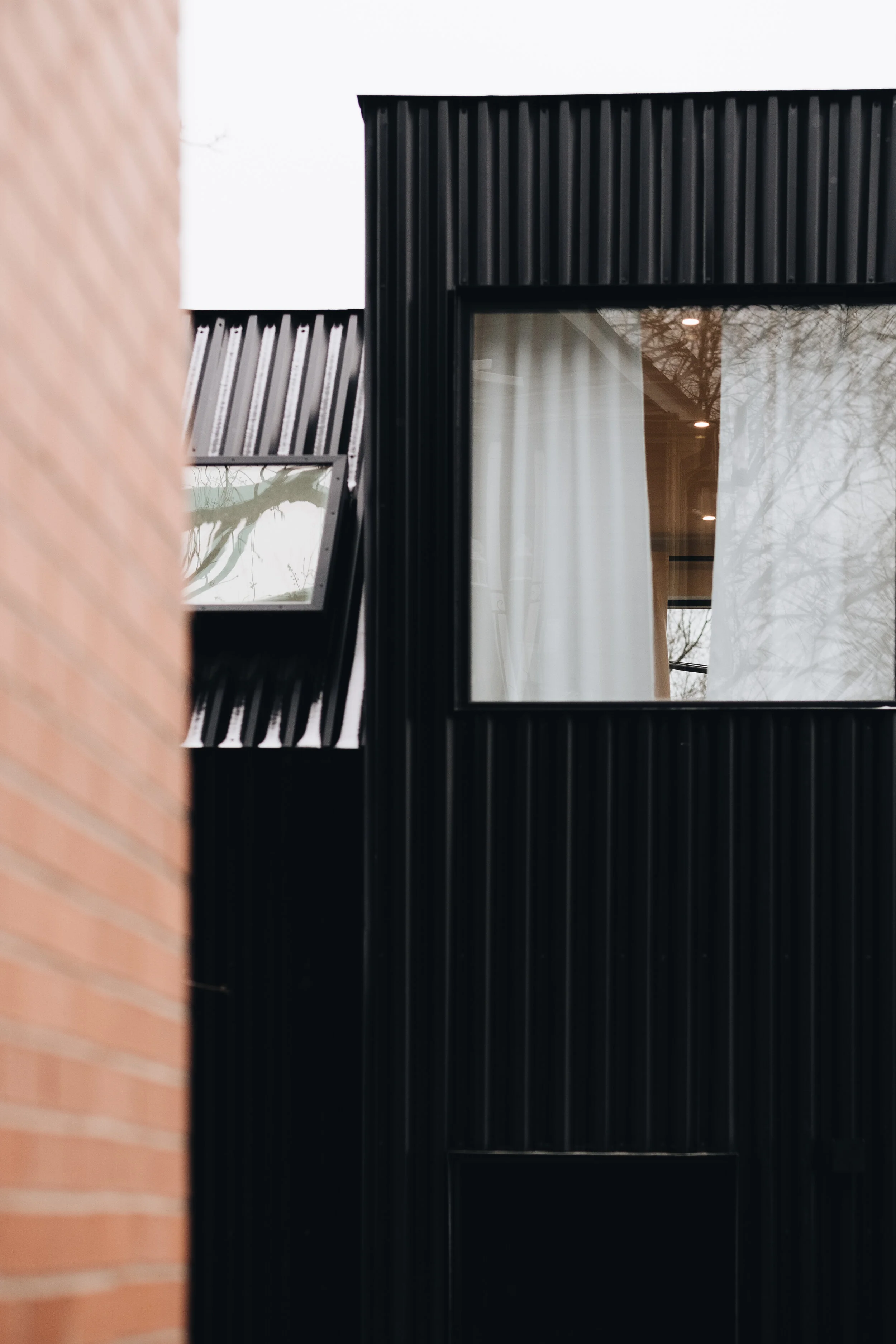 Mackay Laneway House — photo building