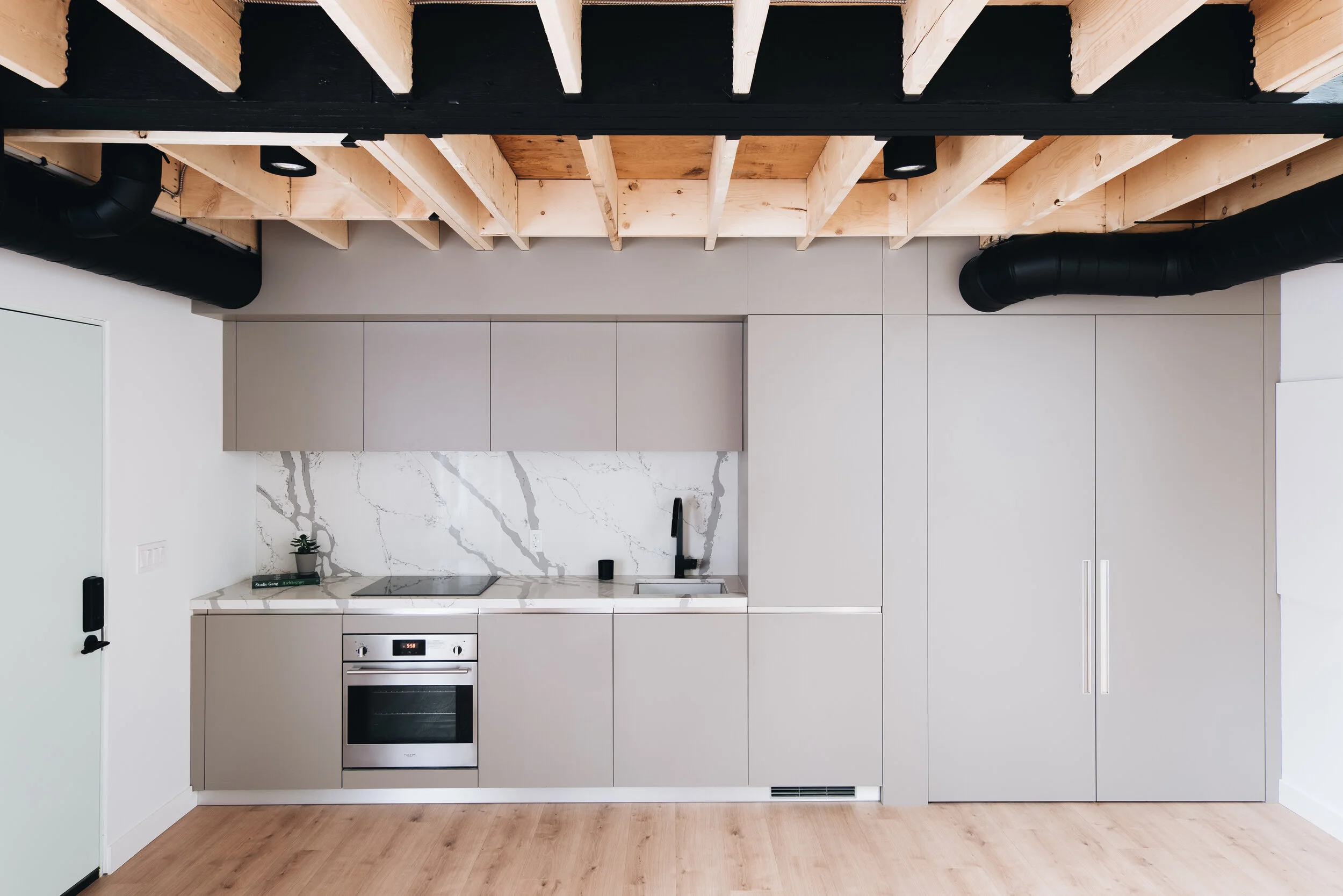 Mackay Laneway House — photo building