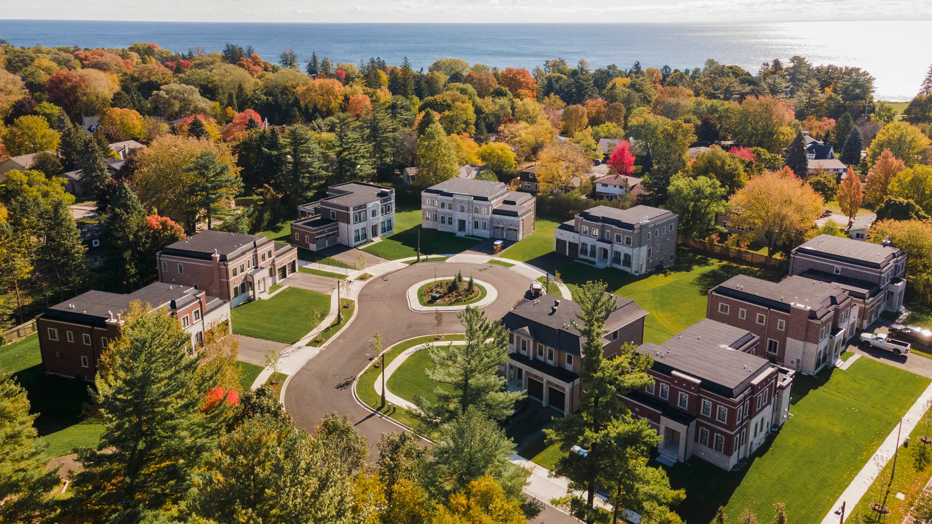 Triple Crown Estates Singles — photo building