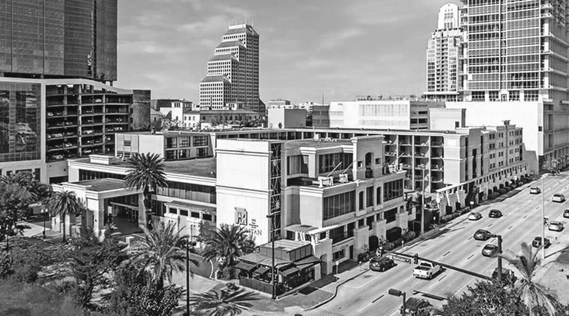 Metropolitan at Lake Eola