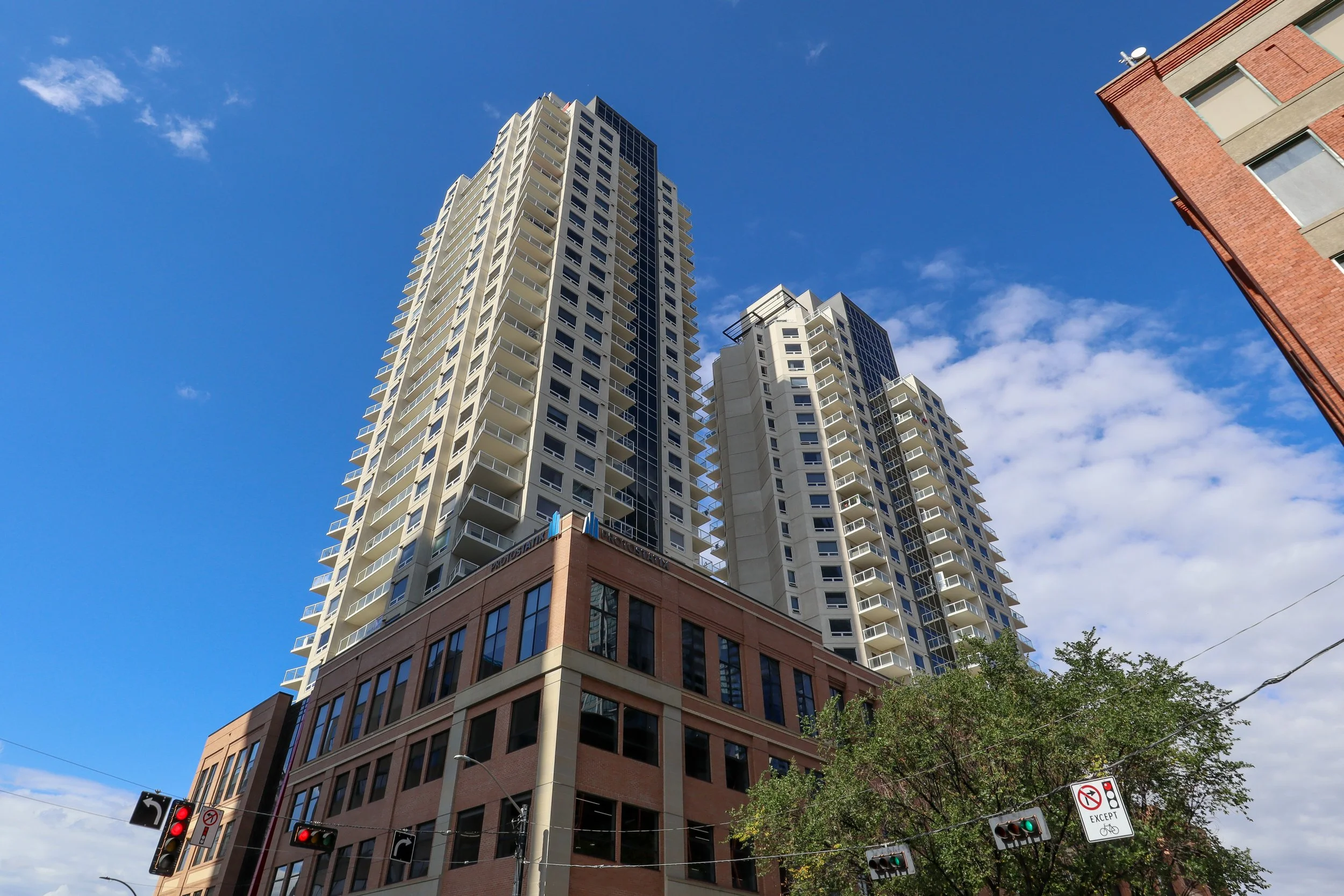 Fox Towers — photo building