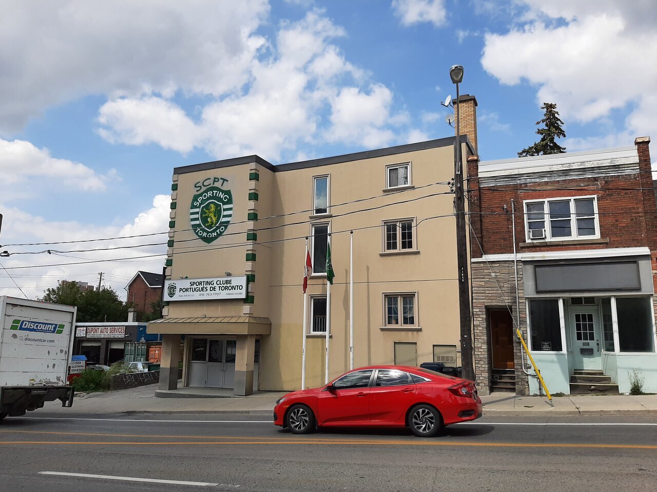 1650 Dupont Ave — photo building