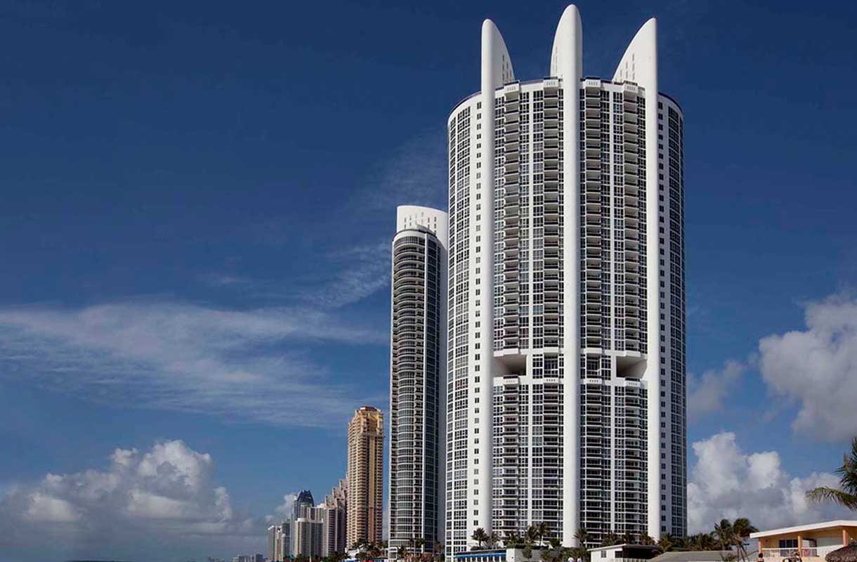 Trump Grande — photo building