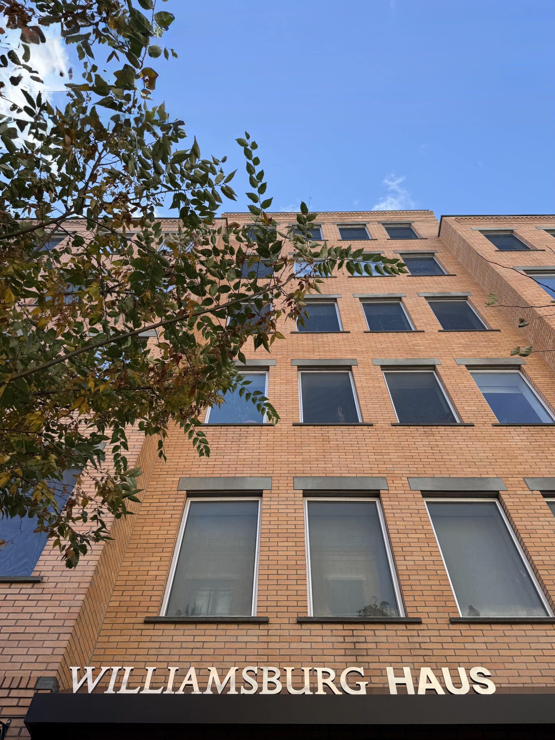 1110 E Cass — photo building