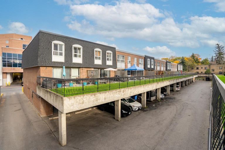 Forest Park Apartments — photo building