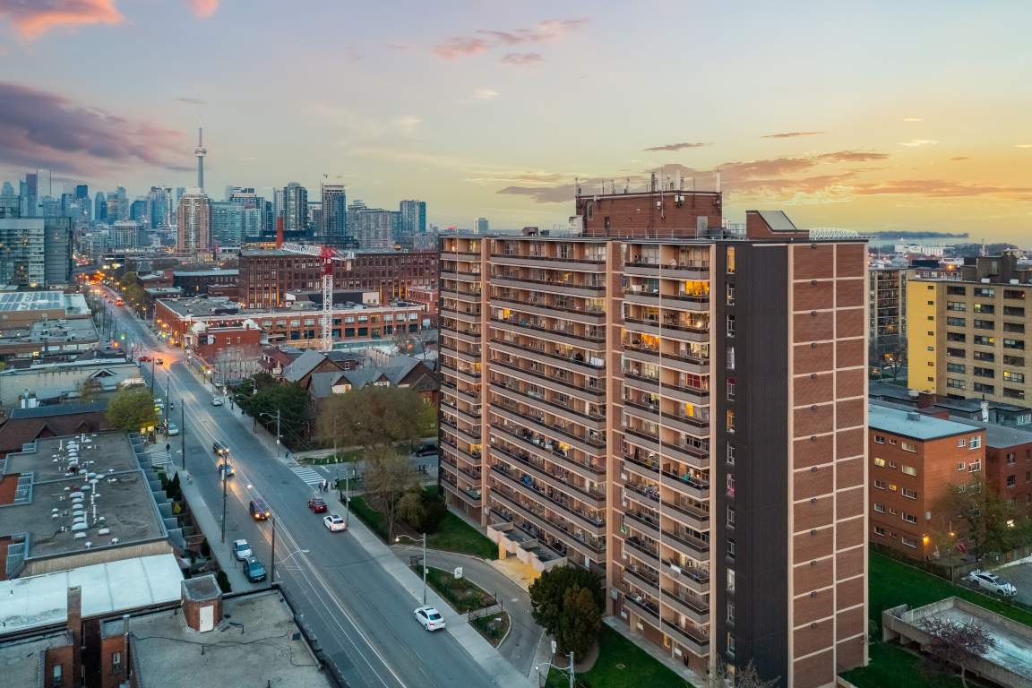 Waldorf Towers