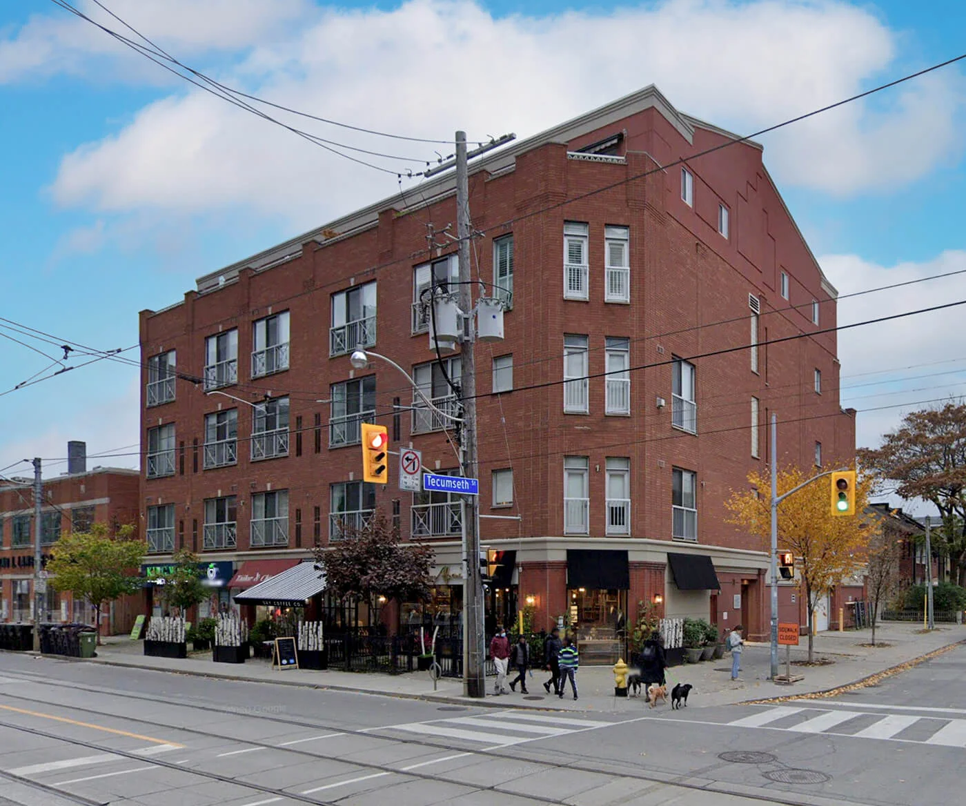 Tecumseth Lofts / 2000 — photo building
