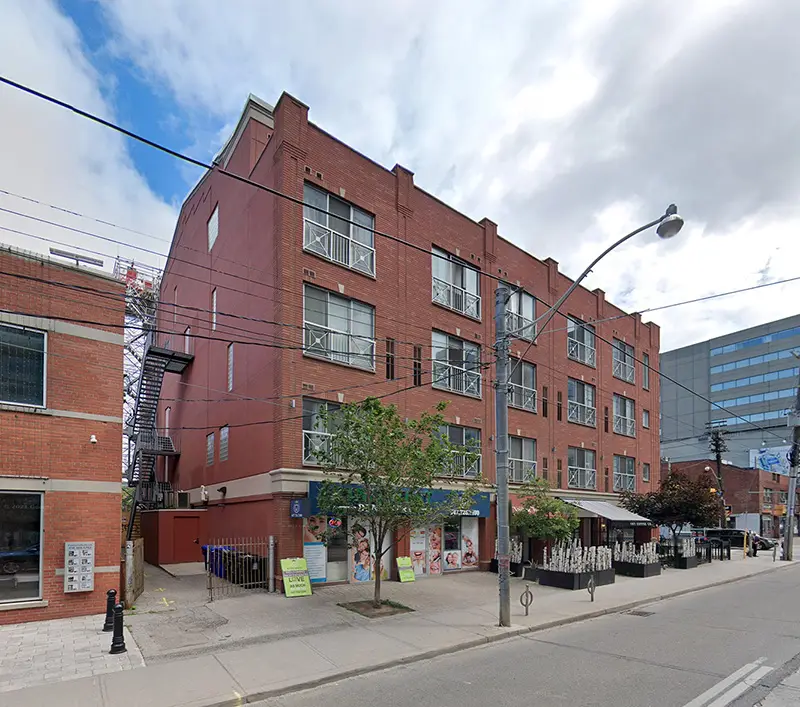 Tecumseth Lofts / 2000 — photo building