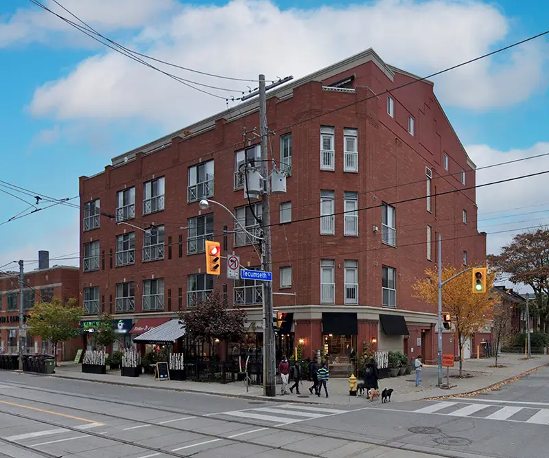 Tecumseth Lofts / 2000 — photo building