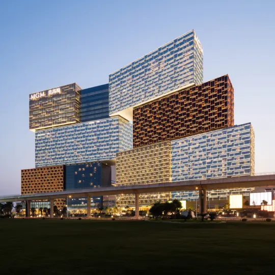 Mandarin Oriental — photo building
