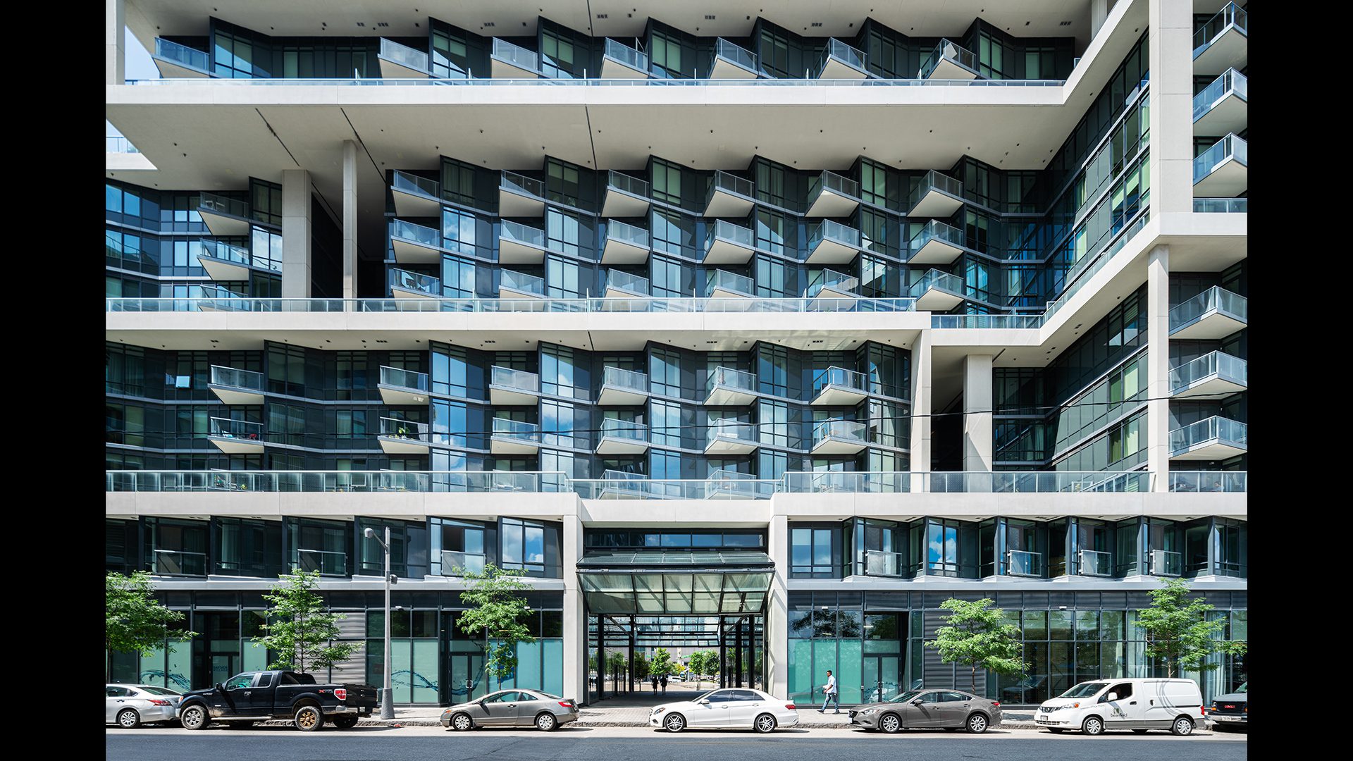 Aqualina at Bayside — photo building