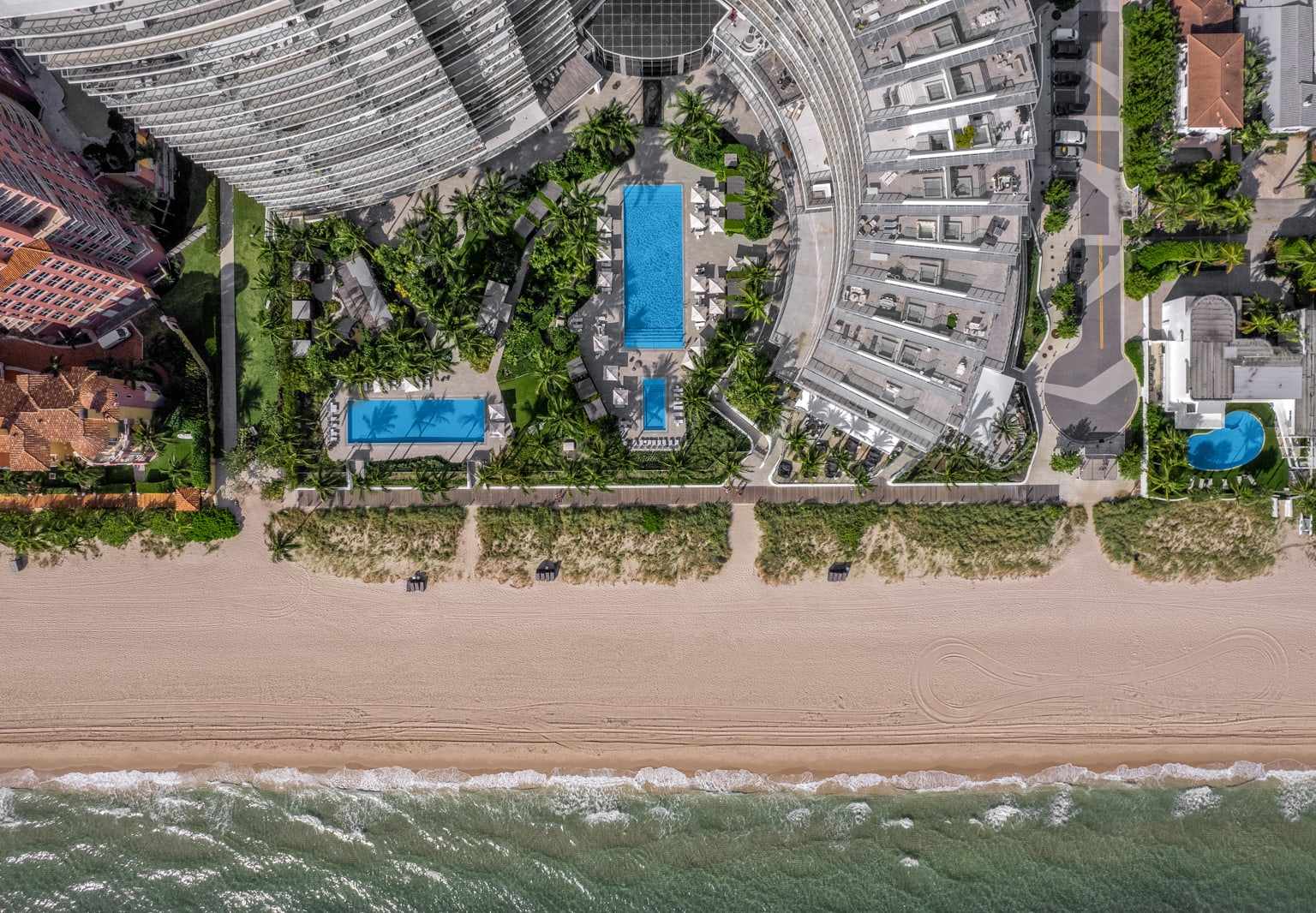 Entourage — aerial rendering