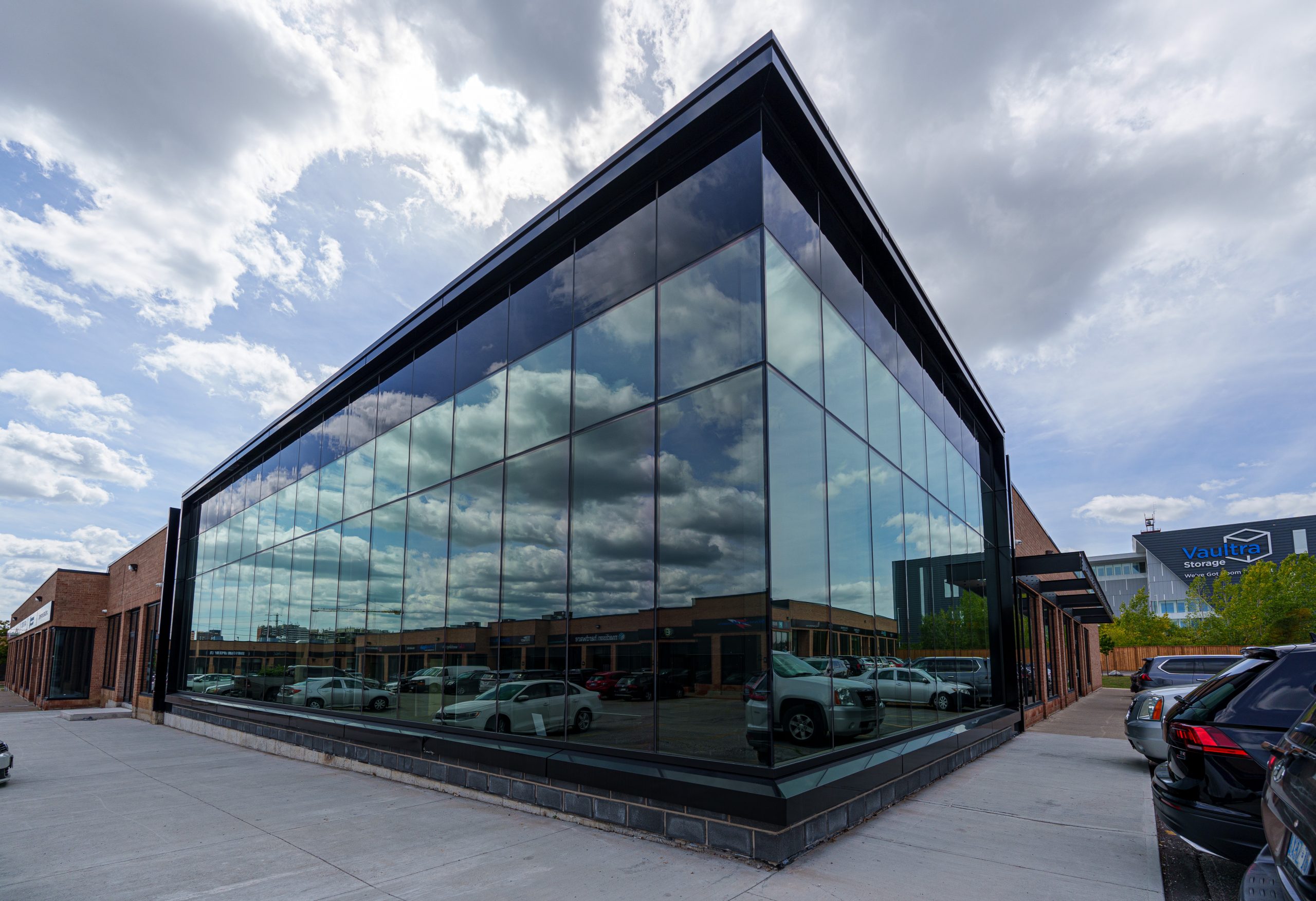 2700 Dufferin Street Condos — photo building
