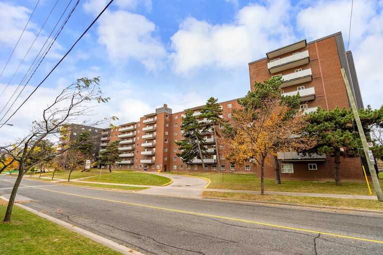 San Marino Apartments — photo building