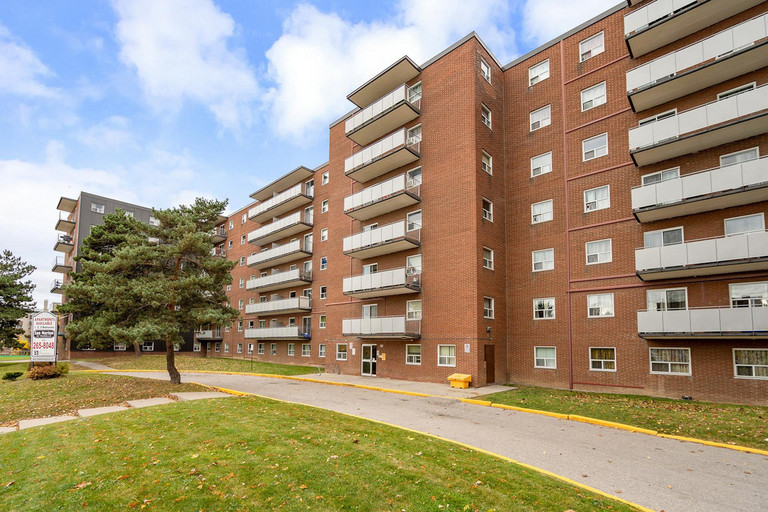 San Marino Apartments — photo building