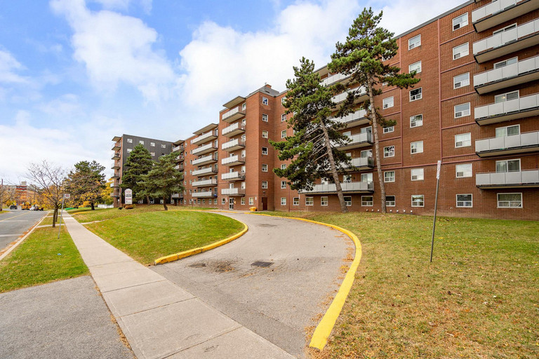 San Marino Apartments — photo building