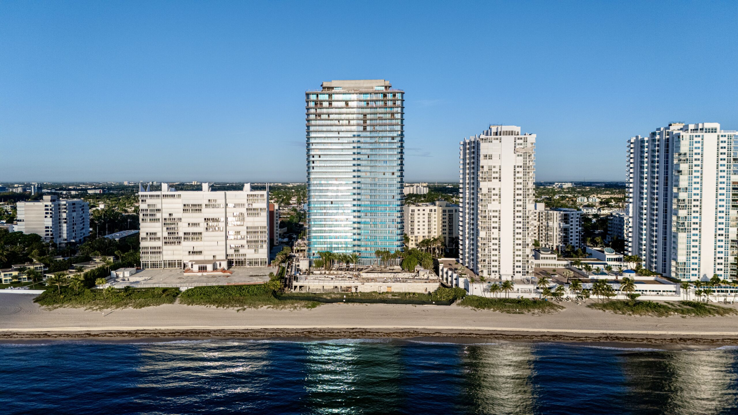 Ritz Carlton Pompano — photo building