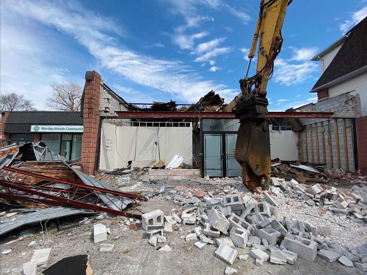 110 Sheppard Ave — photo building