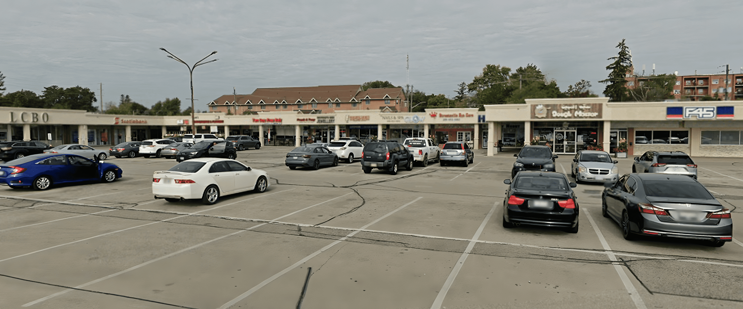 Streetsville Residences — photo building